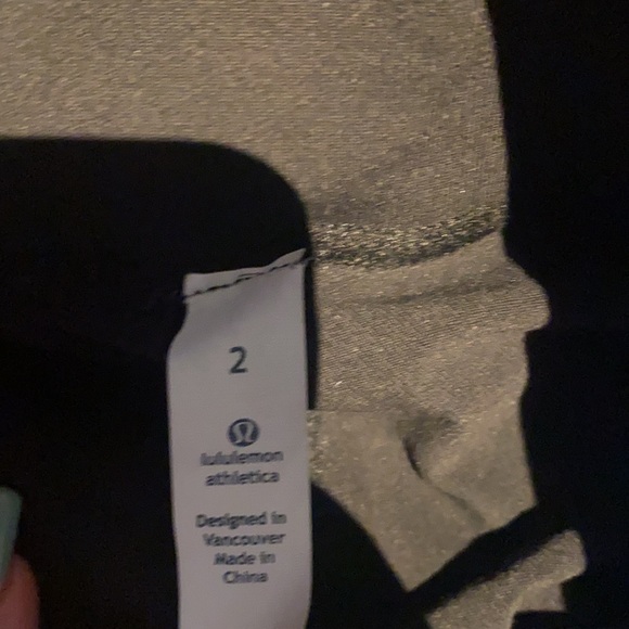 Black lululemon - Picture 3 of 4